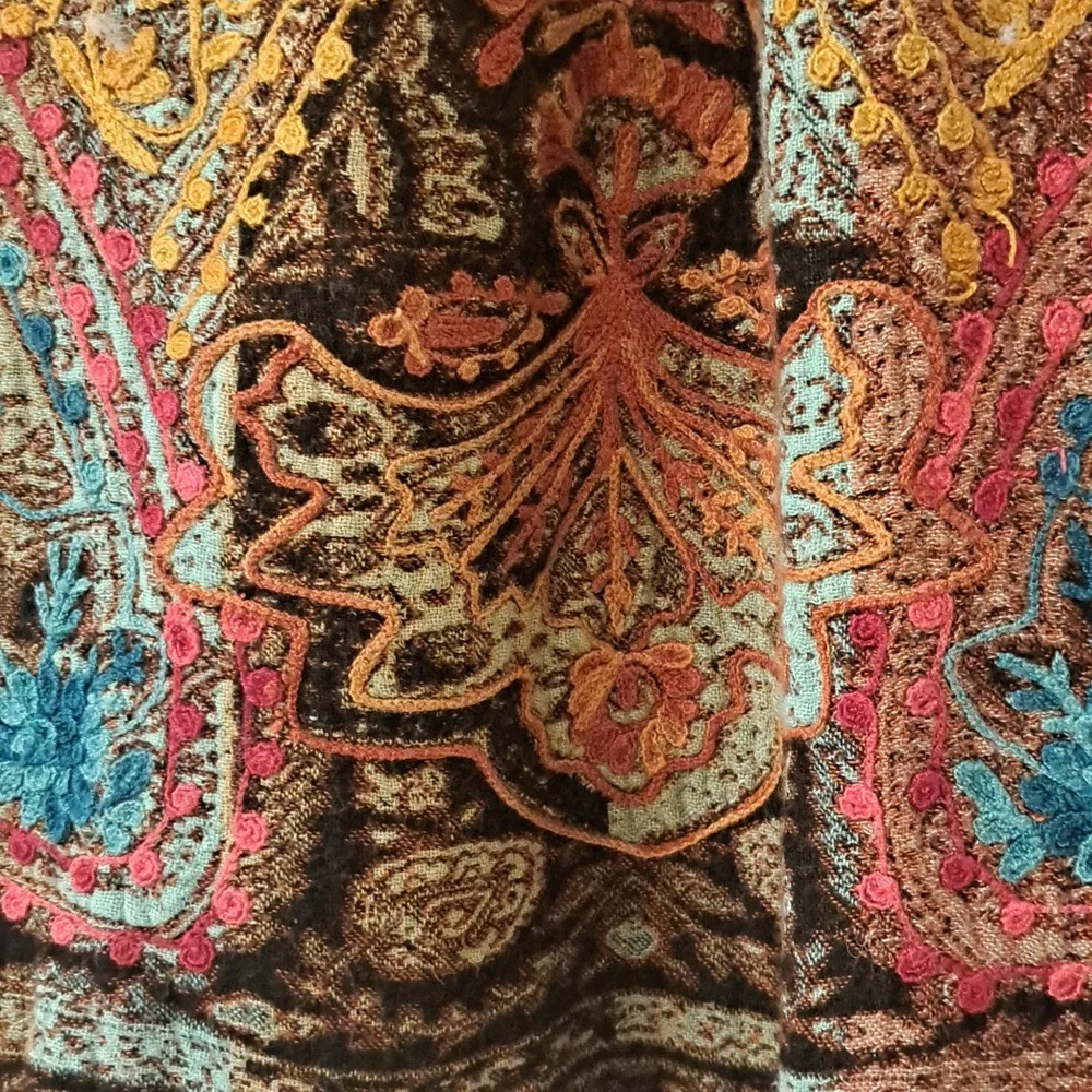 John Mark Black & Multi Color W/ Embroidered Detail Slit Side Schaket SzL EUC - Picture 8 of 11